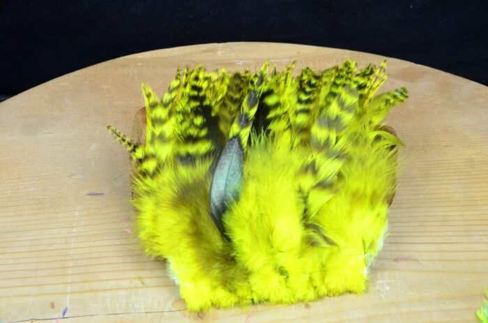 Hareline Strung 4-6 Inch Grizzly Variant Saddle Hackle - Image 7