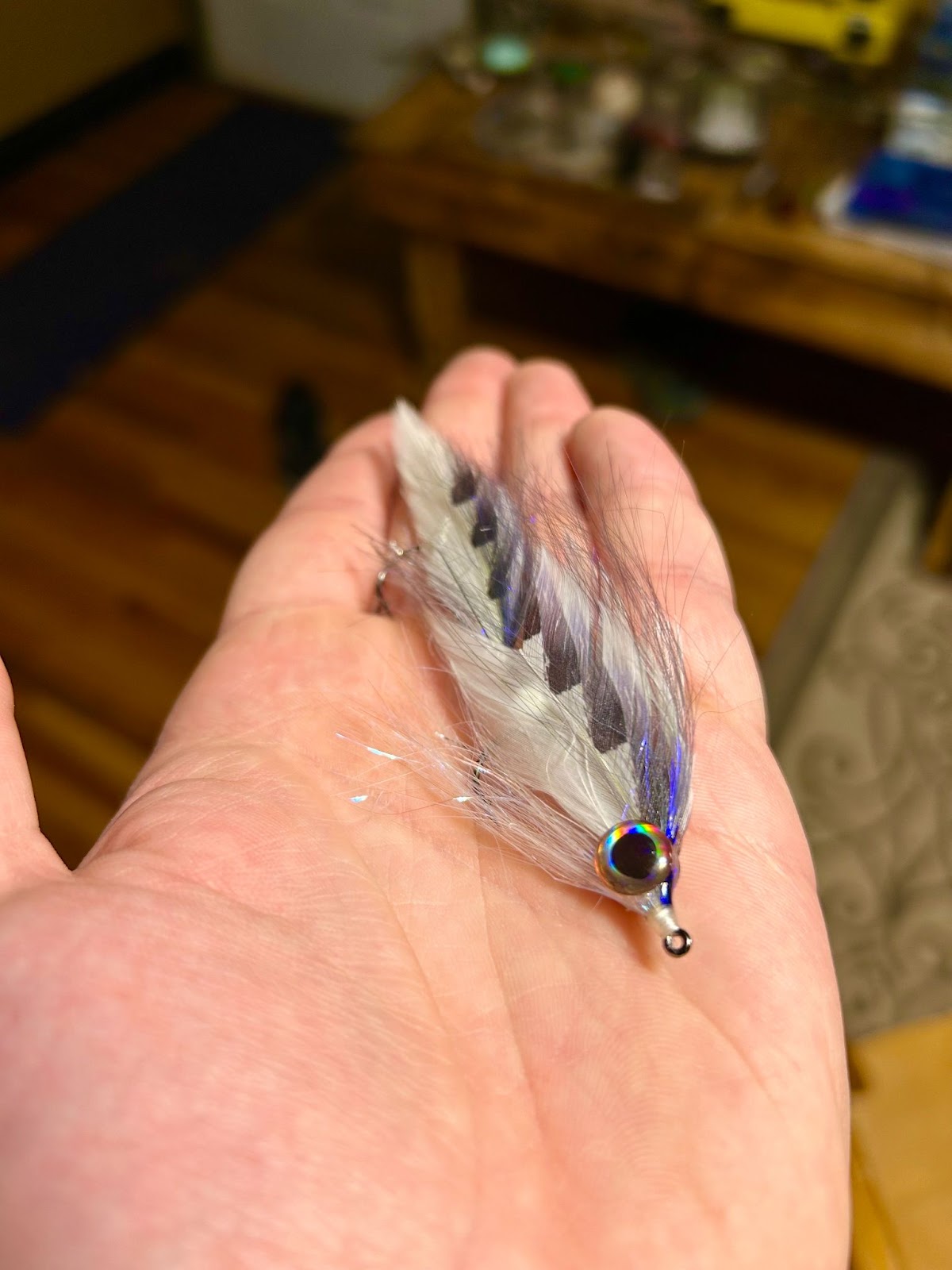 Selecting Hackle for Deceiver Tails: Galloup's Fish Feathers